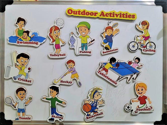 MAGNETIC OUTDOOR ACTIVITIES BOARD