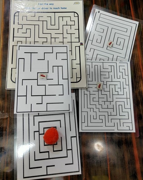 MOVING MAZE