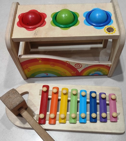 POUND AND TAP BENCH WITH XYLOPHONE