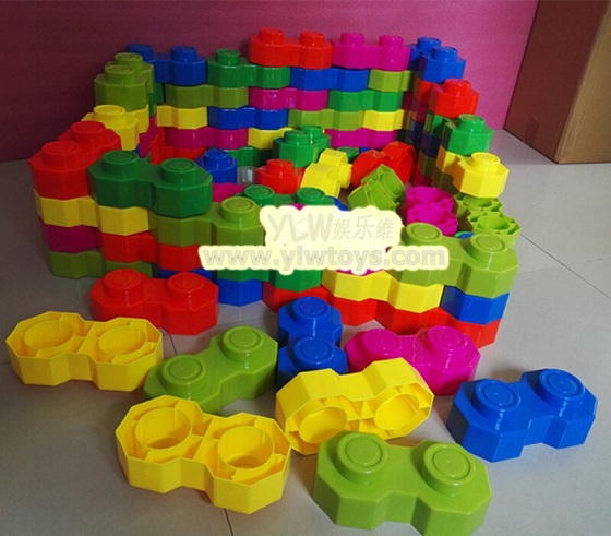 COLORFUL KIDS PLASTIC BUILDING BLOCKS WITH BALL